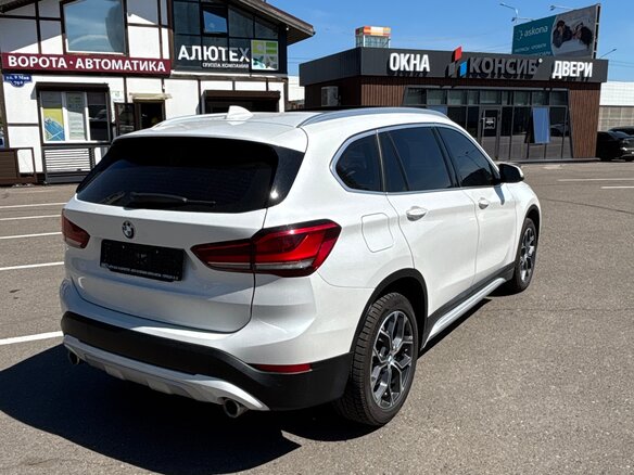 2022 BMW X1 Long 20Li sDrive II (F48) Рестайлинг, белый, 2500000 рублей - вид 3