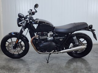 2023 Triumph Speed Twin, чёрный, 919000 рублей, вид 4
