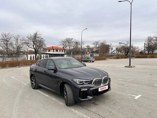2021 BMW X6 40d III (G06), серый, 7800000 рублей, вид 3