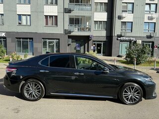 2023 Toyota Camry VIII (XV70) Рестайлинг, чёрный, 3840000 рублей, вид 4