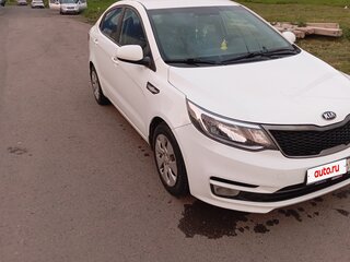 2016 Kia Rio III Рестайлинг, белый, 990000 рублей, вид 2