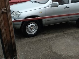 2003 Chevrolet Niva I, серебристый, 230000 рублей, вид 3