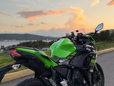 2017 Kawasaki Ninja 650, зелёный, 650000 рублей, вид 2