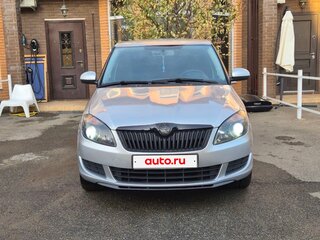 2014 Skoda Fabia II Рестайлинг, серебристый, 870000 рублей, вид 3
