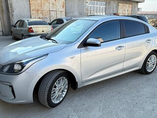2020 Kia Rio IV, серый, 1590000 рублей, вид 3