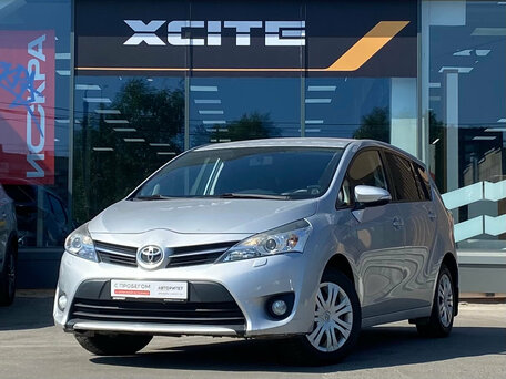 Toyota Verso I Рестайлинг