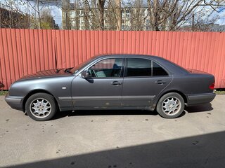 1995 Mercedes-Benz E-Класс 300 II (W210, S210), серый, 460000 рублей, вид 4