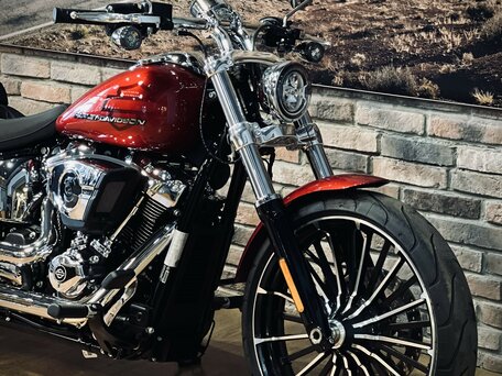 2025 Harley-Davidson Breakout, пурпурный, 3300000 рублей, вид 2