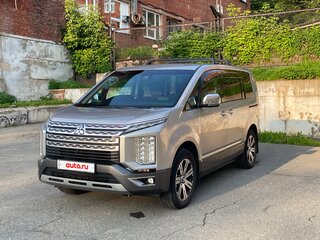 2019 Mitsubishi Delica D:5 I Рестайлинг, серебристый, 3490000 рублей, вид 2