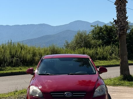 2008 Kia Ceed I, красный, 520000 рублей, вид 2