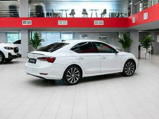 2020 Skoda Octavia IV (A8), белый, 1990000 рублей, вид 2
