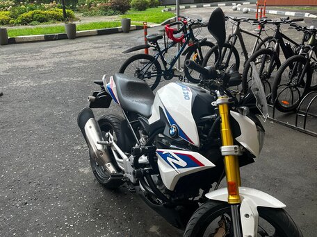 2017 BMW G 310 R, белый, 339000 рублей, вид 1