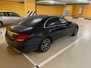 2017 Mercedes-Benz E-Класс 350 e V (W213, S213, C238), зелёный, 4000000 рублей, вид 3
