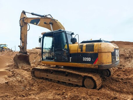 2013 Caterpillar 320D, жёлтый, 3600000 рублей, вид 1