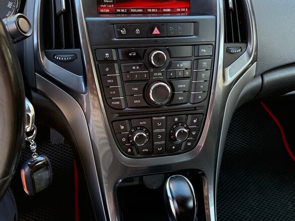 2014 Opel Astra J Рестайлинг, коричневый, 870000 рублей - вид 7
