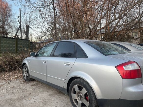 2002 Audi A4 II (B6), серый - вид 2