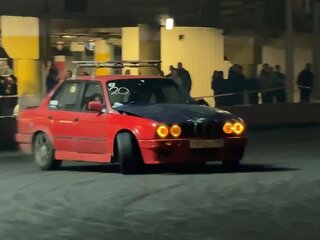 1988 BMW 3 серии 318i II (E30), красный, 550000 рублей, вид 3