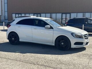 2013 Mercedes-Benz A-Класс 200 III (W176), белый, 1599999 рублей, вид 3