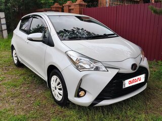 2019 Toyota Vitz III (XP130) Рестайлинг, белый, 951000 рублей, вид 1