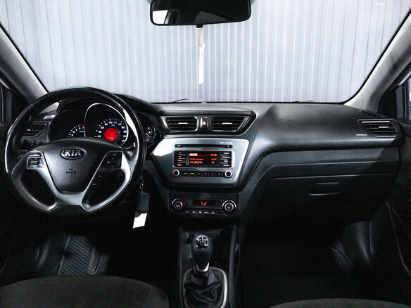 2015 Kia Rio III Рестайлинг, белый, 880000 рублей - вид 12