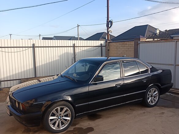 1992 BMW 5 серии 520i III (E34), чёрный - вид 2