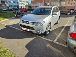2014 Mitsubishi Outlander III Рестайлинг, серебристый, 1500000 рублей, вид 1