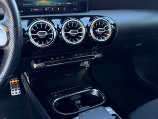 2019 Mercedes-Benz A-Класс 200 IV (W177), серебристый, 3100000 рублей, вид 5
