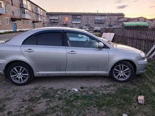 2007 Toyota Avensis II Рестайлинг, серебристый, 1700000 рублей, вид 1