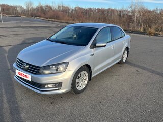 2016 Volkswagen Polo V Рестайлинг, серебристый, 910000 рублей, вид 1