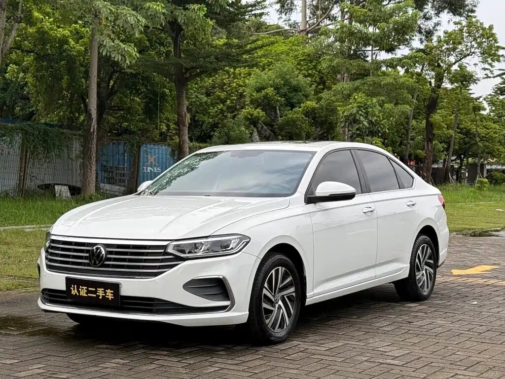 Открыть фотографии: Volkswagen Lavida III Рестайлинг