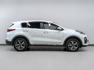 2020 Kia Sportage IV Рестайлинг, белый, 2185000 рублей, вид 4