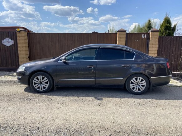 2010 Volkswagen Passat B6, коричневый, 750000 рублей - вид 3