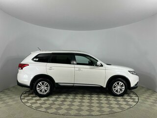 2015 Mitsubishi Outlander III Рестайлинг 2, серебристый, 1620000 рублей, вид 4