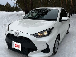 2020 Toyota Yaris IV, белый, 1100000 рублей, вид 2