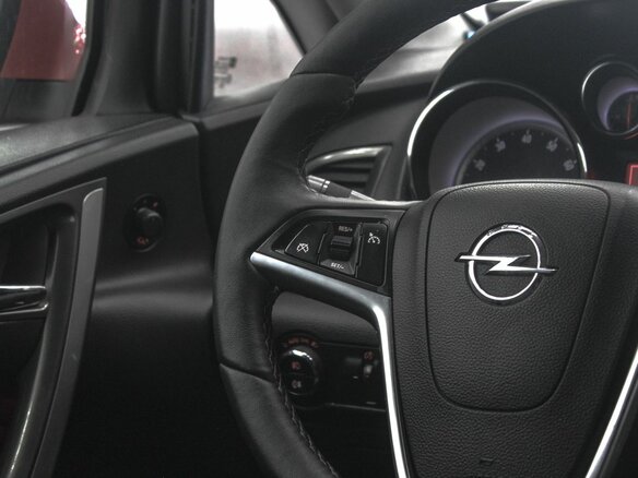 2012 Opel Astra J, красный - вид 15