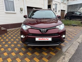 2017 Toyota RAV4 IV (XA40) Рестайлинг, красный, 2300000 рублей, вид 3