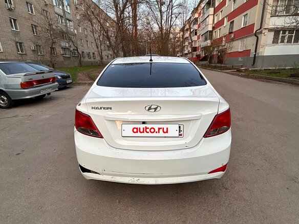 2015 Hyundai Solaris I Рестайлинг, белый, 660000 рублей - вид 5