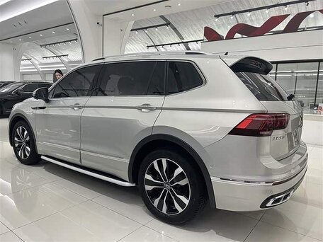 2023 Volkswagen Tiguan L II Рестайлинг (China Market), серый, 2480000 рублей, вид 5
