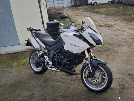 2008 Triumph Tiger 1050, белый, 550000 рублей, вид 1