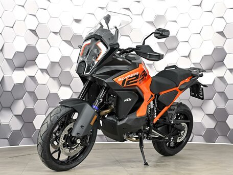 2024 KTM 1290 Super Adventure S, оранжевый, 1899000 рублей, вид 2
