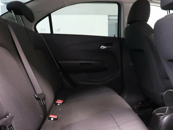2014 Chevrolet Aveo II, серебристый - вид 13