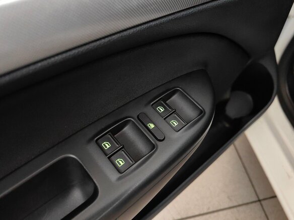 2011 Skoda Octavia II (A5) Рестайлинг, белый - вид 22