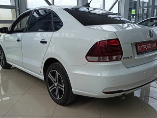 2019 Volkswagen Polo V Рестайлинг, белый, 809000 рублей, вид 4