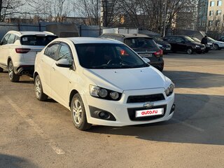 2012 Chevrolet Aveo II, белый, 560000 рублей, вид 2