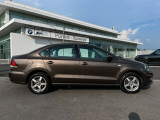 2015 Volkswagen Polo V Рестайлинг, коричневый, 957000 рублей, вид 4