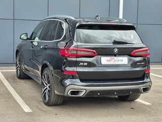 2019 BMW X5 40i IV (G05/G18), чёрный, 5500000 рублей, вид 5
