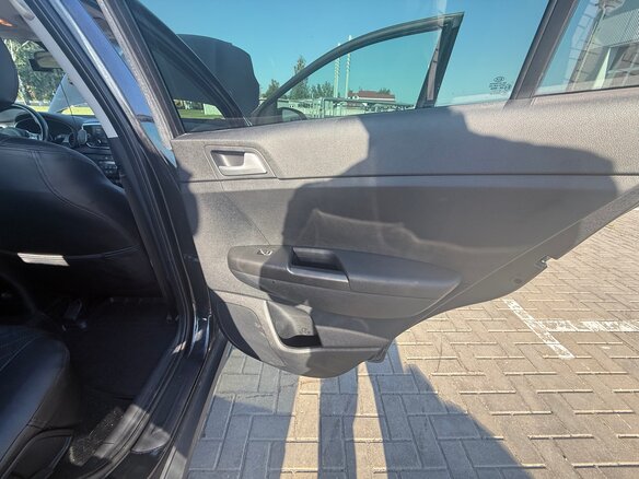 2020 Kia Sportage IV Рестайлинг, чёрный, 1750000 рублей - вид 17