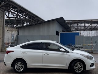 2017 Hyundai Solaris II, белый, 825000 рублей, вид 4