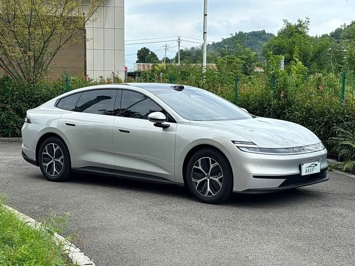 Открыть фотографии: Changan Qiyuan A06