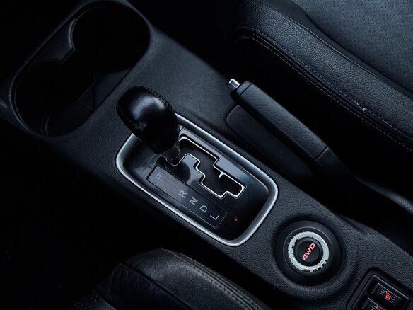 2013 Mitsubishi Outlander III, серый - вид 13